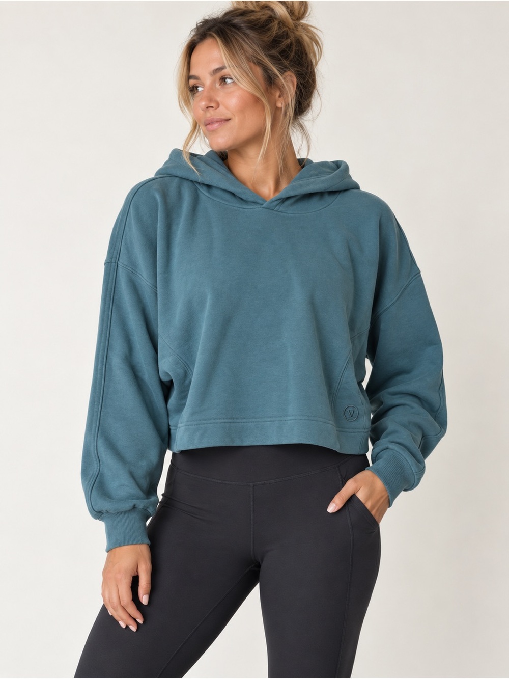 NWT Vuori Sedona Pullover Hoodie XS Bluegrass Cropped VW2092 $118